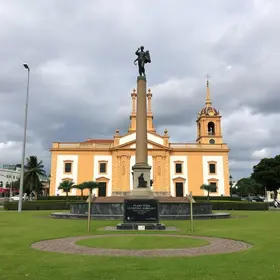 Praça Cláudio Vieira