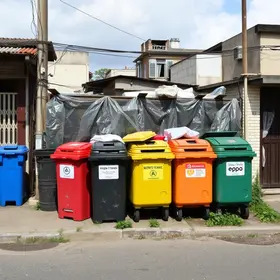 contêineres de lixo