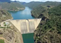 Barragem a montante
