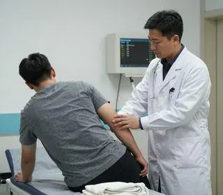 homem agride médica durante atendimento